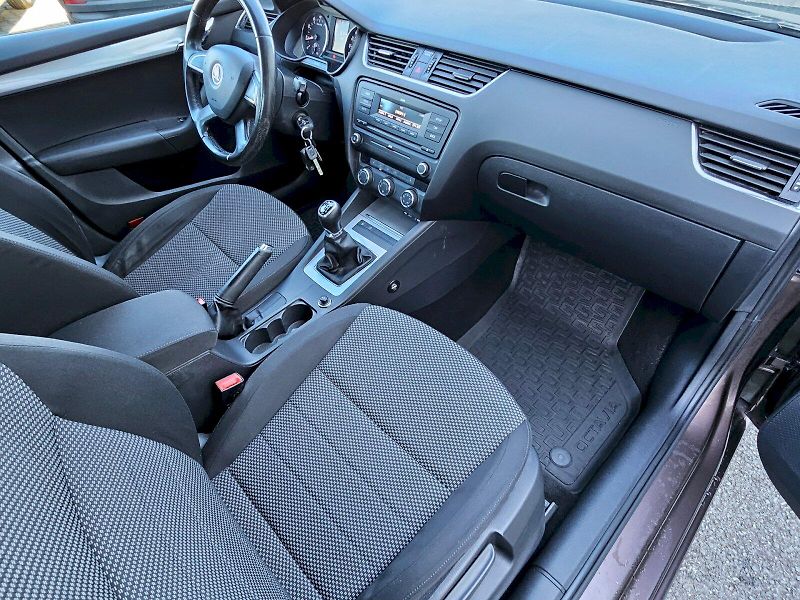 Škoda Octavia (2013) Ambition 1,2TSI - fotka 17 z 22