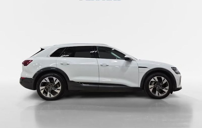 Audi Q8 e-tron 50 Q Kamera Matrix Kůže   - fotka 3 z 15