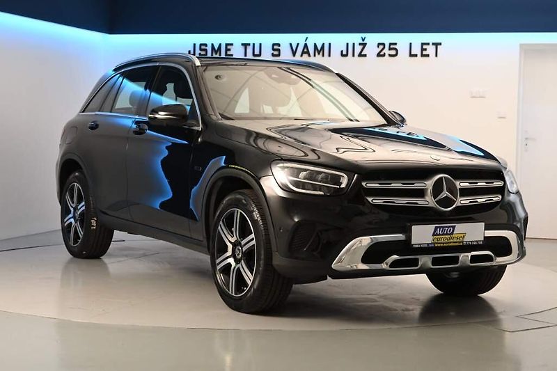 Mercedes-Benz GLC (2021) 2.0 300 E 4MATIC 9G-TRONIC LED - fotka 4 z 47