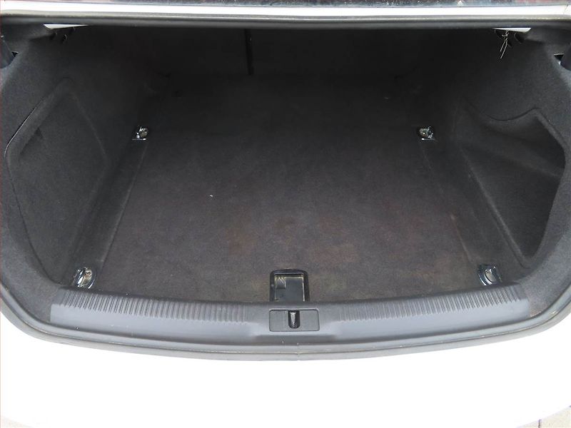 Audi A4 (2013) 2.0 TDI, Automat, Xenony - fotka 14 z 19