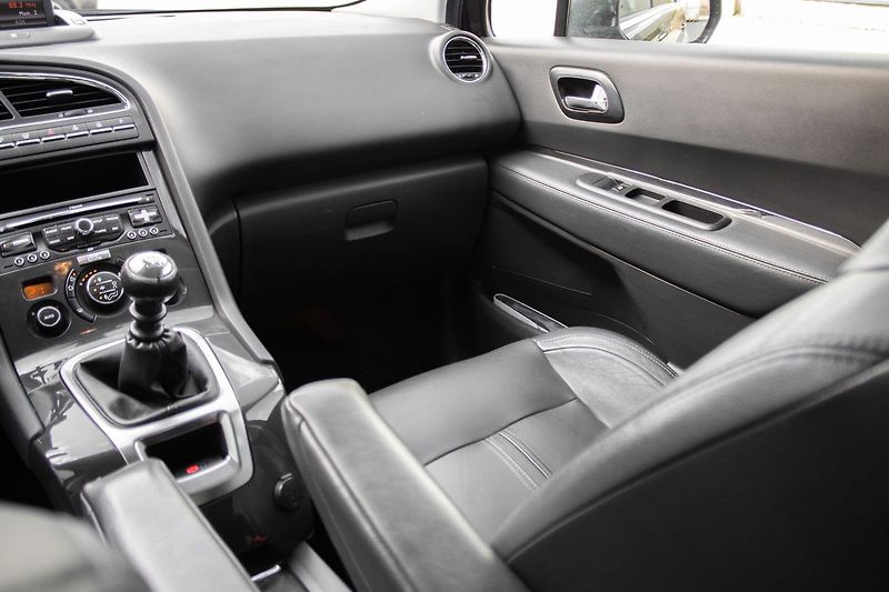 Peugeot 5008 - fotka 26 z 28