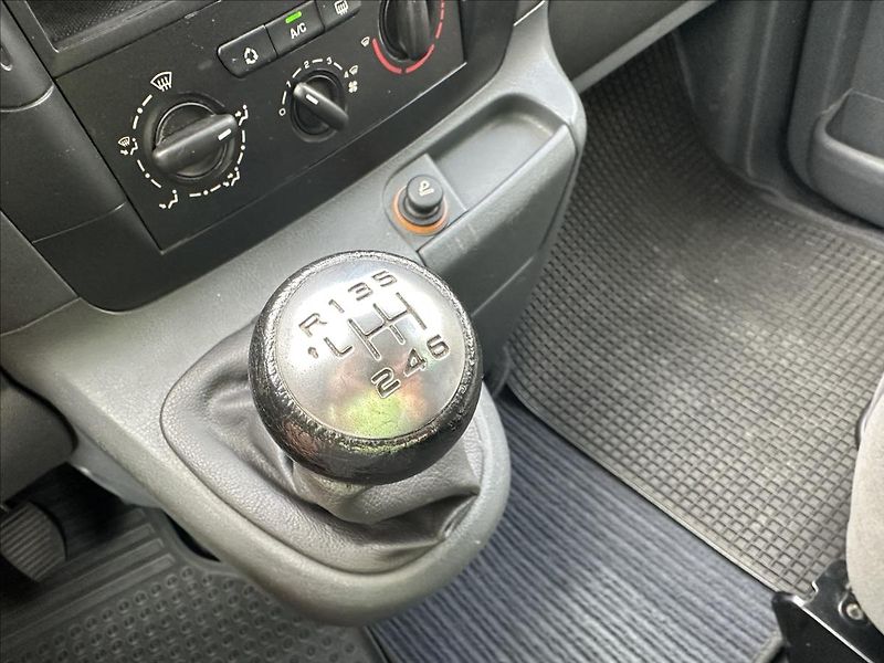 Fiat Scudo 2,0 JTD 8.MÍST - fotka 19 z 28