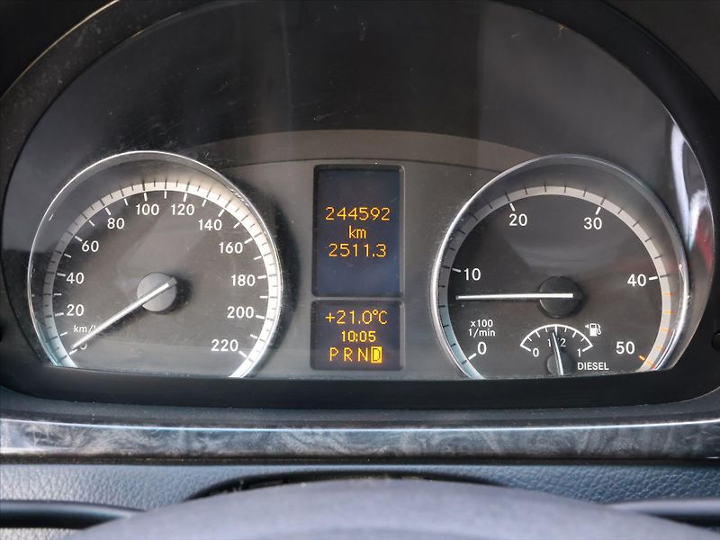Mercedes-Benz Viano 3,0 CDI 165kW Aut. 6-Míst Tažn - fotka 17 z 34
