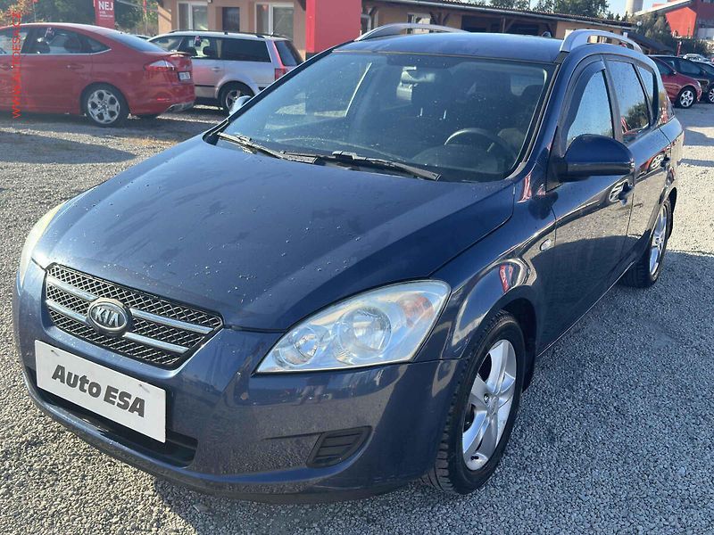 Kia Ceed (2008) 1.4i, AC, tažné - fotka 3 z 18