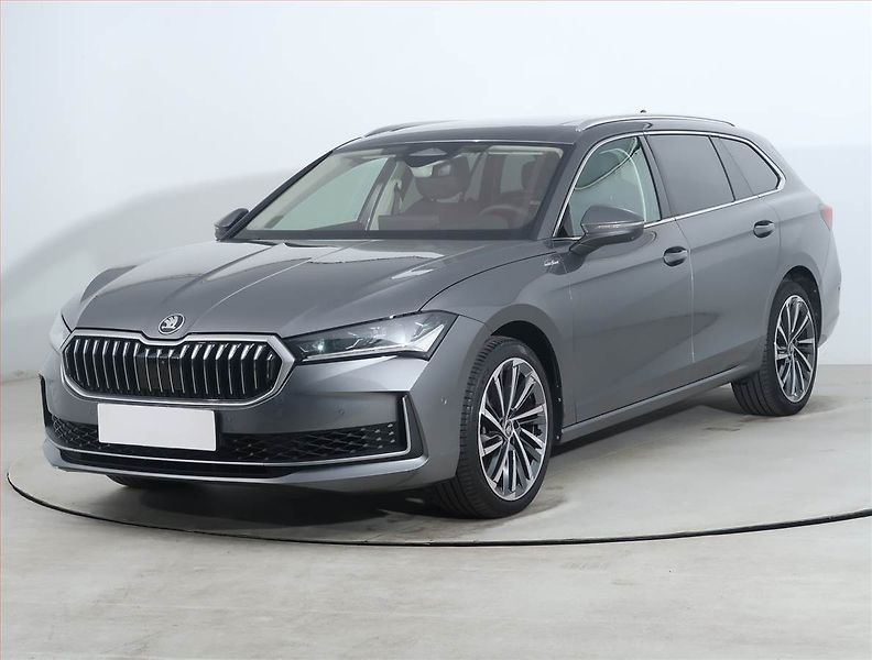 Škoda Superb (2025) 2.0 TSI - fotka 2 z 28