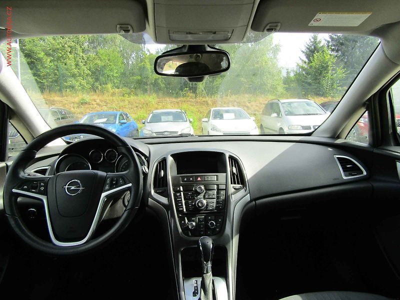 Opel Astra (2014) 2.0CDTi, Automat - fotka 8 z 21