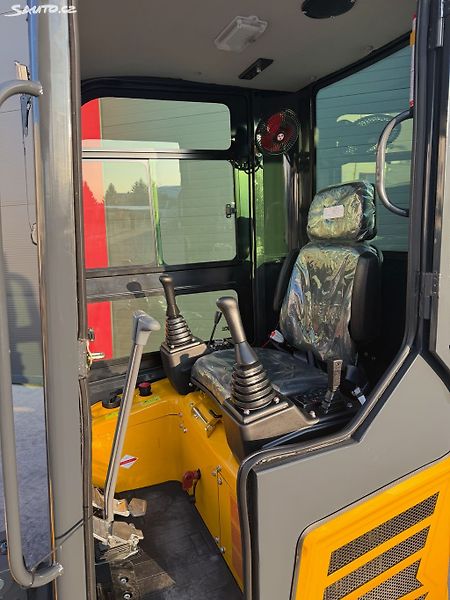 Gorila (2026) Minibagr G20SE I PRO CAB - fotka 13 z 19