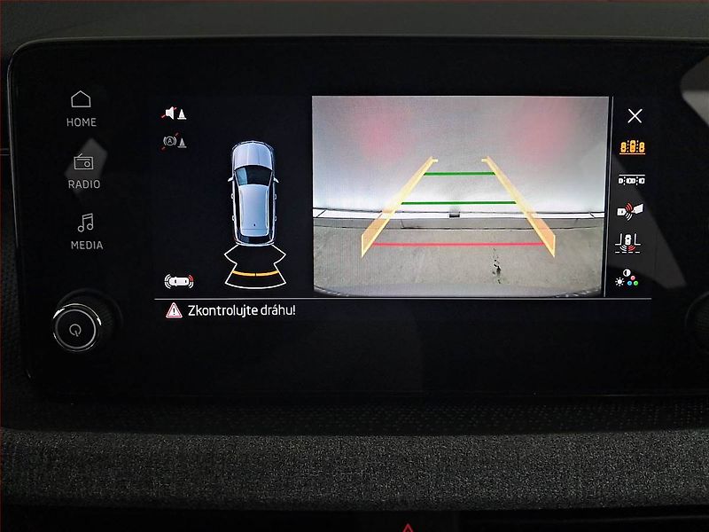 Škoda Kamiq (2025) 1.0 TSI - fotka 13 z 16