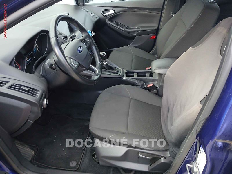 Ford Focus (2017) 1.0 EB, ČR, AC, výhřev sed - fotka 3 z 3