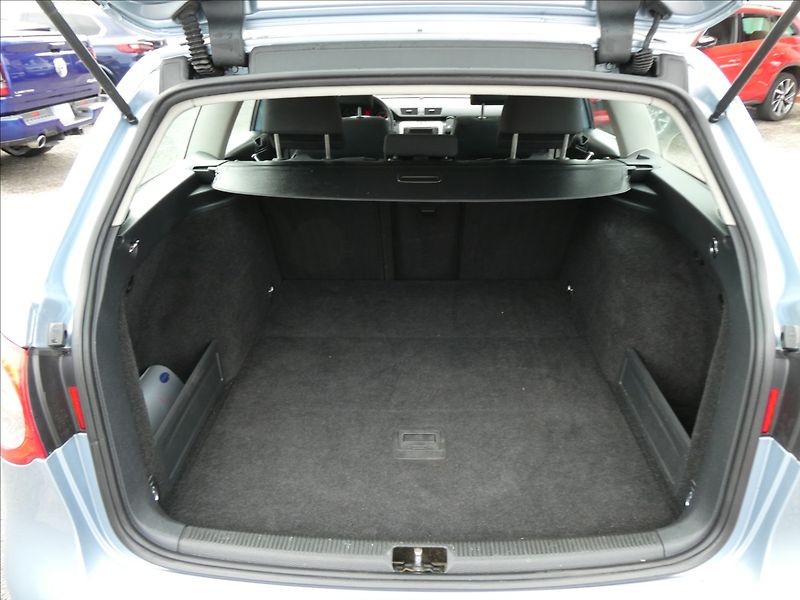 Volkswagen Passat 2,0 TDi 103kW Comfort,NAVI,TZ - fotka 13 z 38