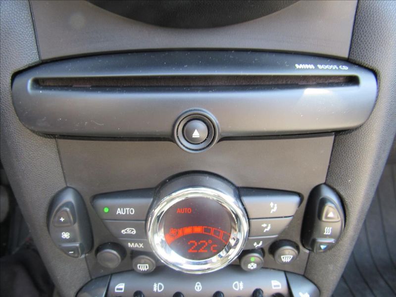 Mini Cooper 1,6 i 90kW Roadster Cabrio - fotka 18 z 43