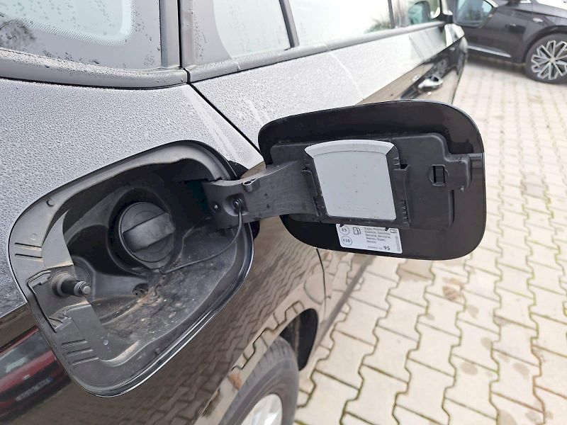 Škoda Kamiq (2024) 1.0 TSI / 85 kW / 6MP / Select - fotka 31 z 32