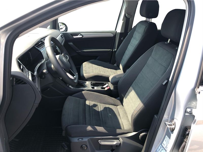 Volkswagen Touran People 1,5 TSI 110 kW EVO2 7DS - fotka 11 z 30