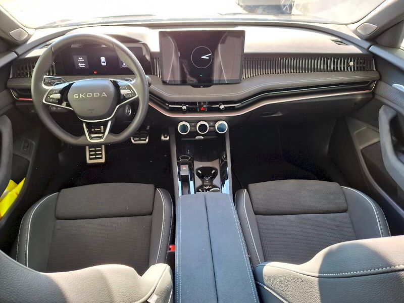 Škoda Superb (2026) SPORTLINE 150/2.0 TSI A7A - fotka 11 z 32