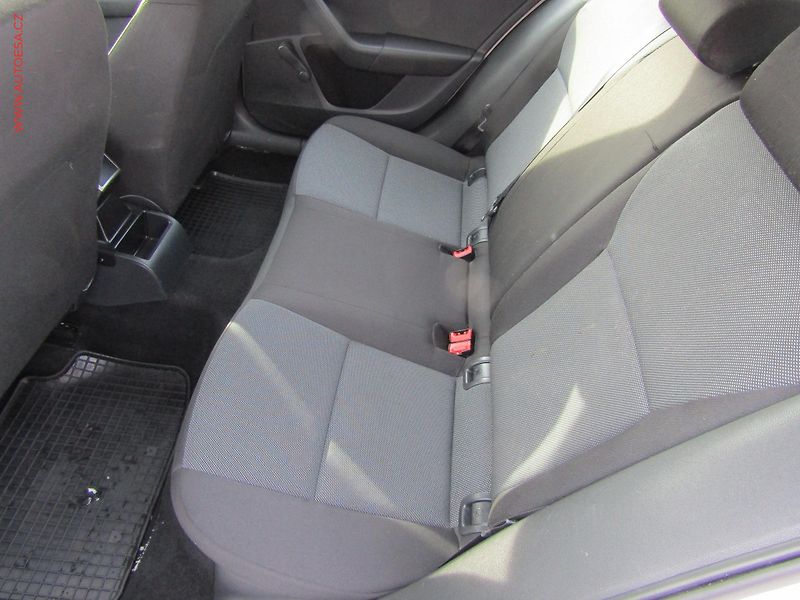 Škoda Octavia (2013) 1.6TDi, 2.maj,ČR, AC, STK10 - fotka 10 z 14