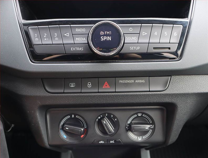 Škoda Fabia (2017) 1.0 TSI, ČR,1.maj, Serv.kniha - fotka 12 z 15