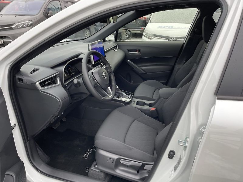 Toyota Corolla Cross 1.8 Hybrid Style ODBĚR 12/2026 - fotka 13 z 29