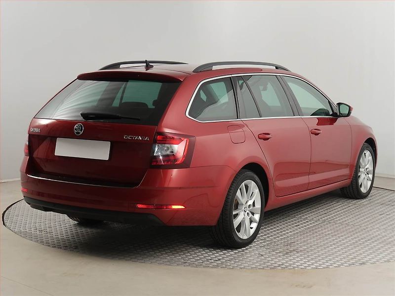 Škoda Octavia (2017) 2.0 TDI, Automat, Serv.kniha - fotka 5 z 18