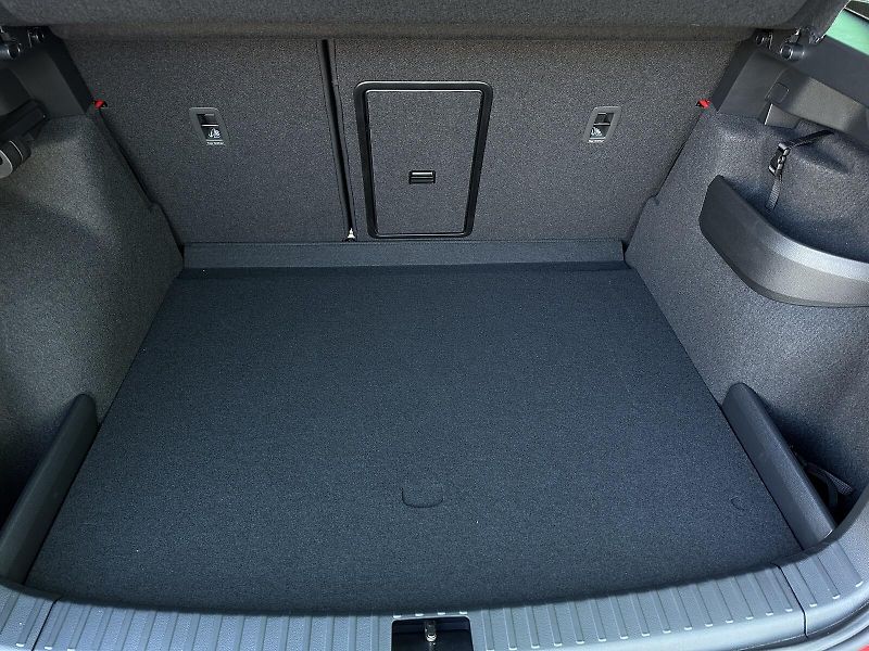 Škoda Karoq 2.0TDi 4x4 DSG 150PS Sportline - fotka 46 z 49