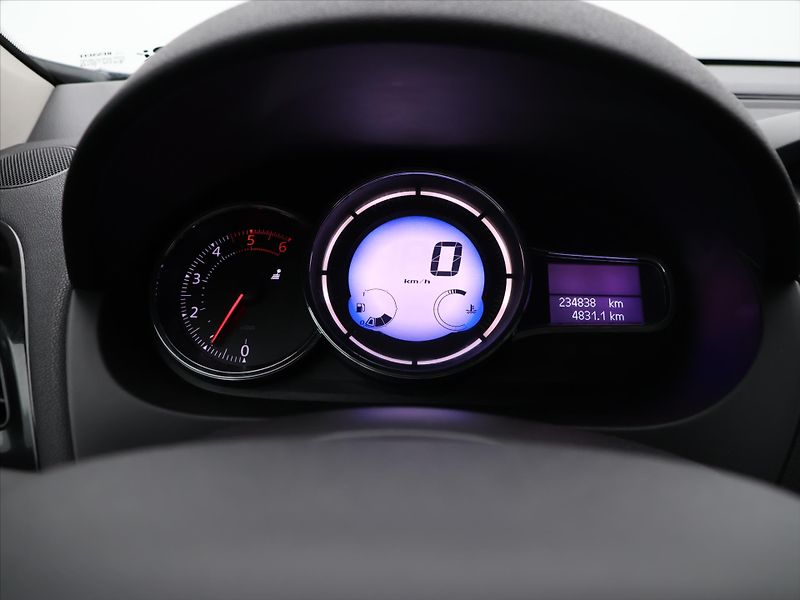 Renault Fluence 1,5 dCi 81kW Privilege CZ 1.ma - fotka 17 z 33
