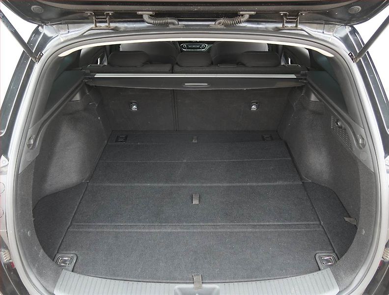 Hyundai i30 (2022) Comfort 1.0 T-GDI, Serv.kniha - fotka 13 z 15