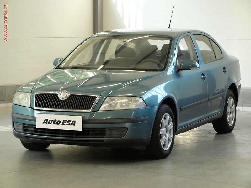 Škoda Octavia (2005) 1.6FSi, ČR, AC, STK4/28 - fotka 3 z 17
