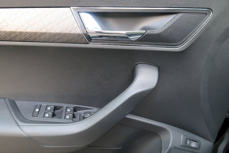 Škoda Karoq (2025) TOP Selection 1.5 TSI 110 kW - fotka 15 z 29