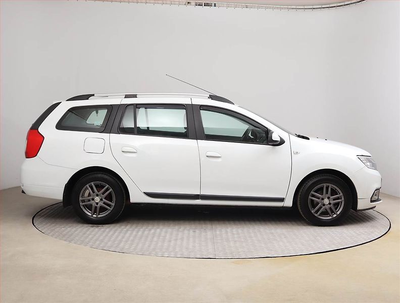 Dacia Logan (2019) 1.0 SCe - fotka 6 z 16
