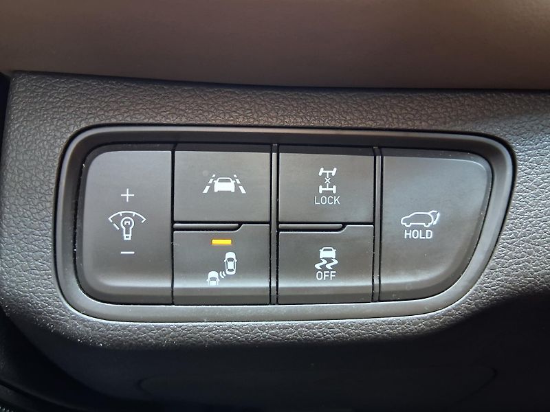 Hyundai Santa Fe PRE. LUXURY 2.2 CRDi 4x4 147kW - fotka 27 z 43