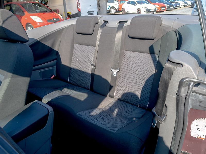 Ford Focus (2008) 1.6i 16V 74KW – KABRIO - fotka 29 z 41