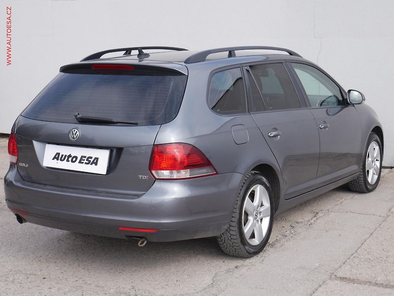 Volkswagen Golf (2013) 1.6 TDi VI, Navi, AC - fotka 6 z 16