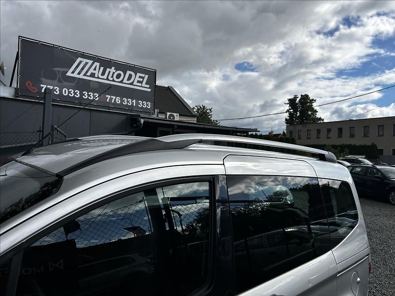 Ford Tourneo Courier 1,0 i 74 kW  Tempomat,Isofix - fotka 44 z 50