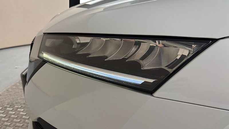 Škoda Octavia 2.0 TDI Ambition - fotka 18 z 25