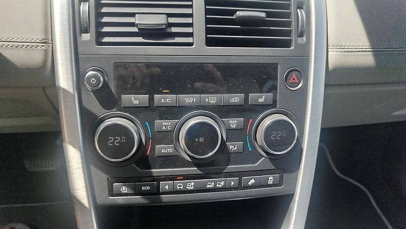Land Rover Discovery Sport (2018) 2.0 TD4  SPORT  KOUPENO CZ - fotka 8 z 46