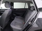 Volkswagen Golf 2,0 TDI 110kW Style - náhled 13