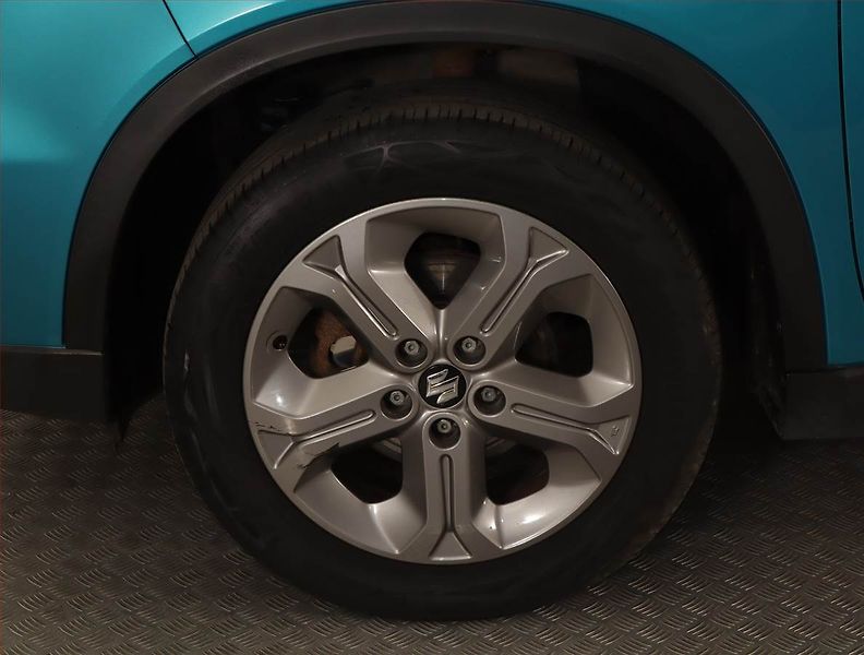 Suzuki Vitara (2016) 1.6 VVT, 4X4, Serv.kniha - fotka 14 z 17