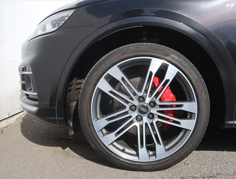 Audi SQ5 (2018) 3.0 TFSI - fotka 15 z 27