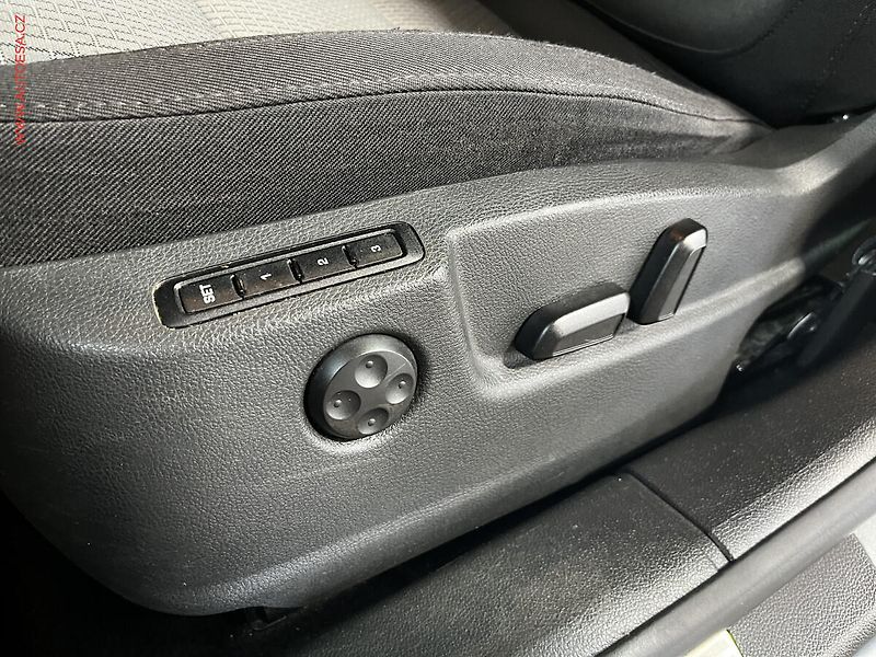 Škoda Superb (2010) 2.0 TDi, STK3/28 - fotka 13 z 16