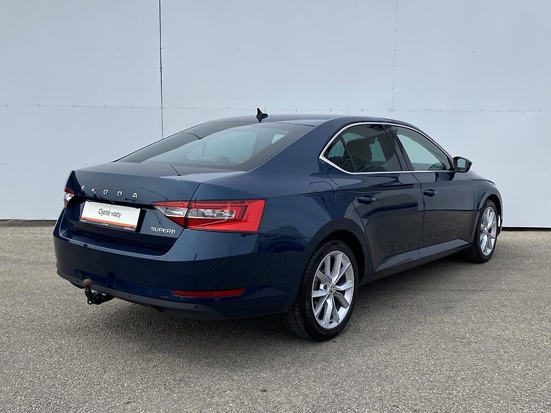 Škoda Superb 2,0 TDI 110 kW Style DSG - fotka 2 z 28