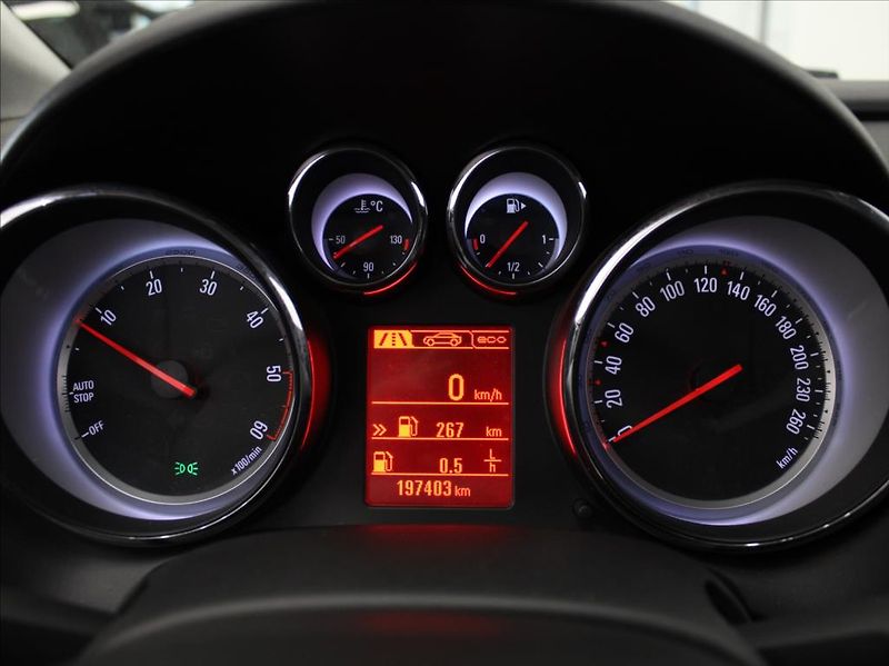 Opel Astra 1,6 CDTi 81kW Cosmo Výprodej - fotka 19 z 19