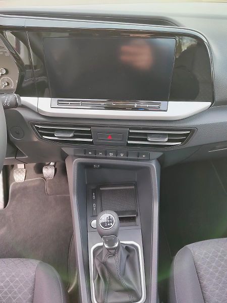 Ford Tourneo Connect 2,0 EcoBlue 90kW/122 koní 6 st - fotka 23 z 28