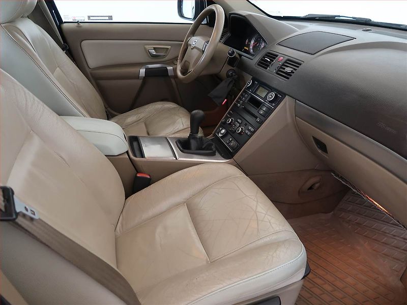 Volvo XC90 (2006) D5, 4X4, Tažné, slušný stav - fotka 9 z 12