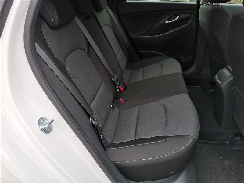 Hyundai i30 1,0 T-GDI Smart kombi - fotka 10 z 20