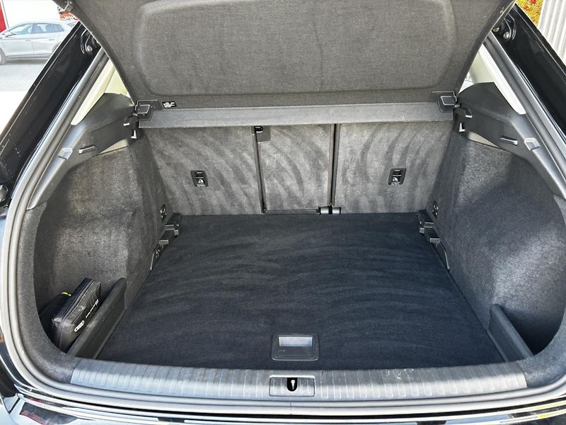 Audi Q3 (2025) 40 2.0 TDI (142 kW) TZ 4x4 - fotka 13 z 13