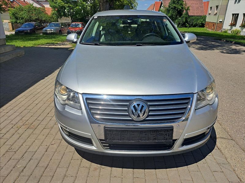 Volkswagen Passat 1,9 TDI - fotka 2 z 43
