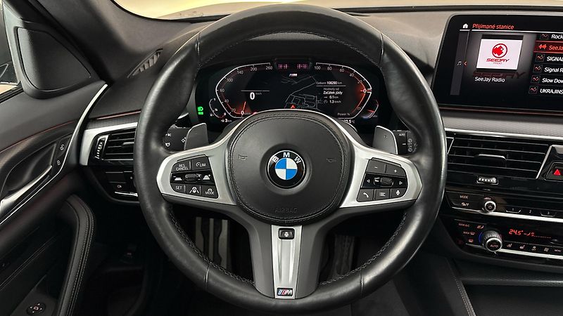 BMW Řada 5 540i AUT xDrive M-paket Tourin - fotka 9 z 34