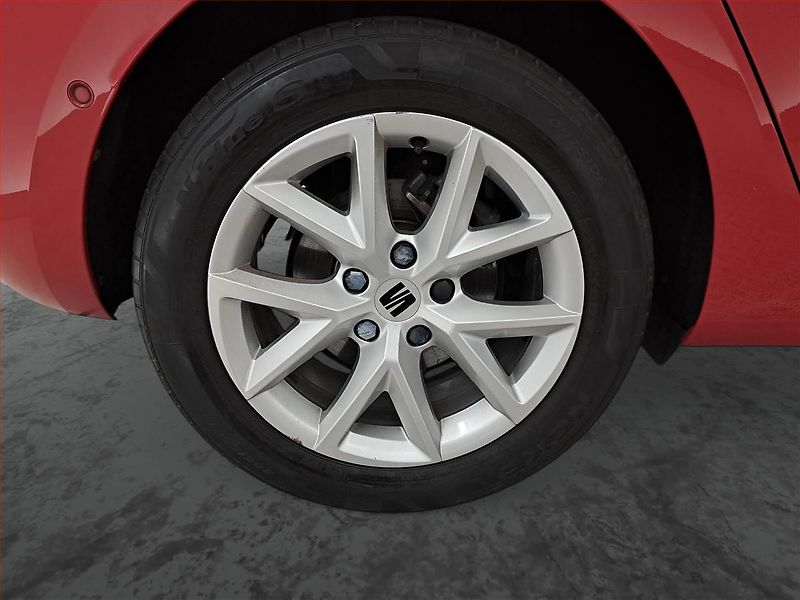 Seat Leon (2022) 1.0 eTSI, Automat, ČR,1.maj - fotka 15 z 18