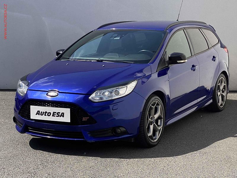 Ford Focus (2012) 2.0EB, AC, bixen, kamera - fotka 3 z 16