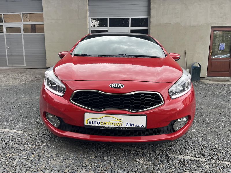 Kia Ceed (2015) 1,6 GDi 99 Kw ČR!!! - fotka 2 z 19