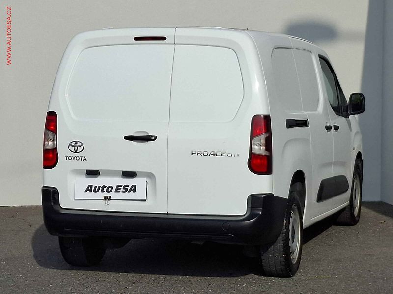 Toyota ProAce City (2022) 1.5D-4D MAXi, 2.maj,ČR, AC - fotka 4 z 18
